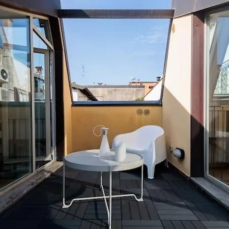 Urban House - Bright House Navigli Center Apartmán
